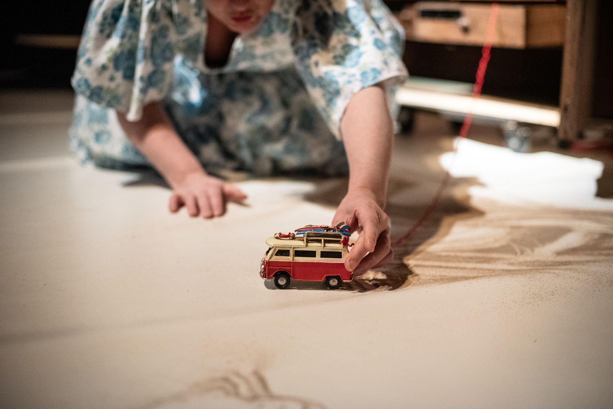 Lire la suite à propos de l’article « DéFILe » merc 15 avril à 10h30, 14h30 et 17h à Ploumagoar (22)