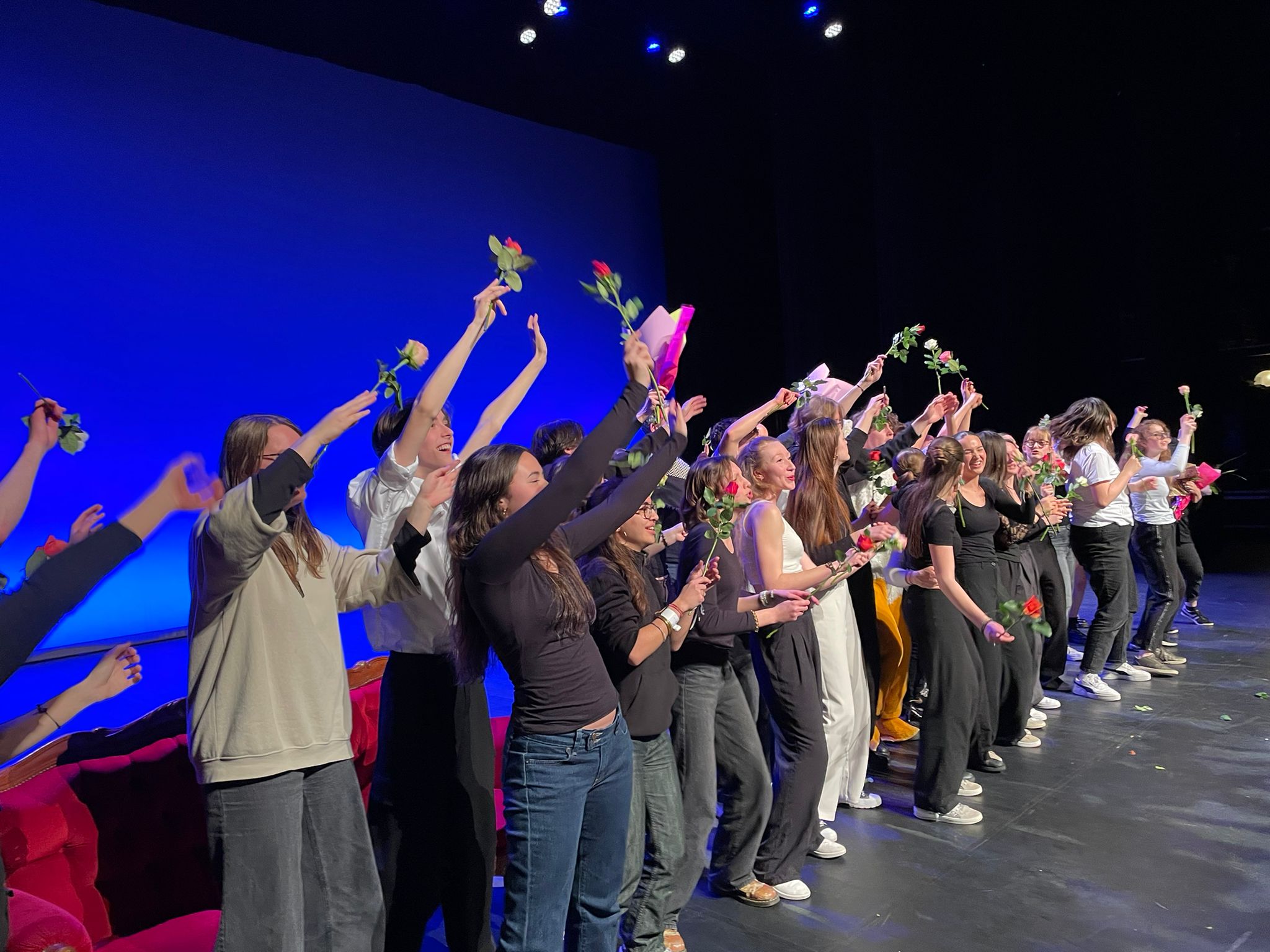 Lire la suite à propos de l’article Des élèves du lycée Ernest Renan sur la scène de Bleu Pluriel vend 20 mars à 20h, Trégueux (22)